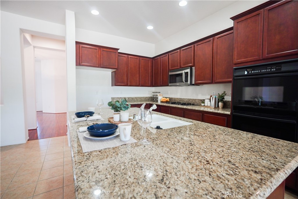 41704 Firenze Street Property Photo 14