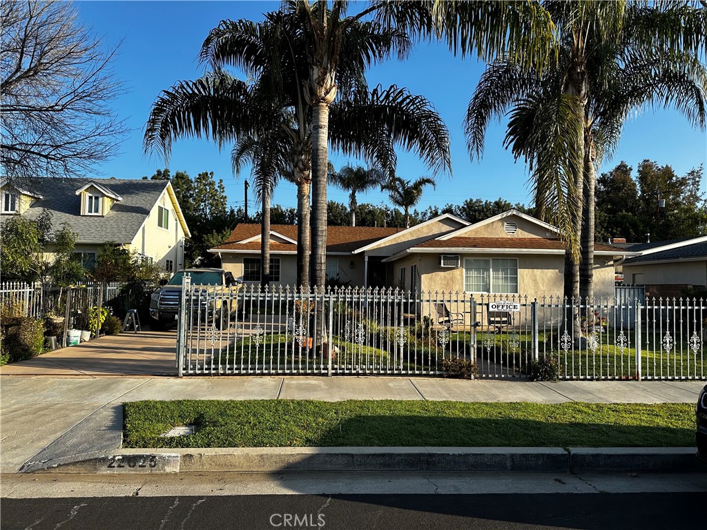 22625 Kittridge Street Property Photo 1