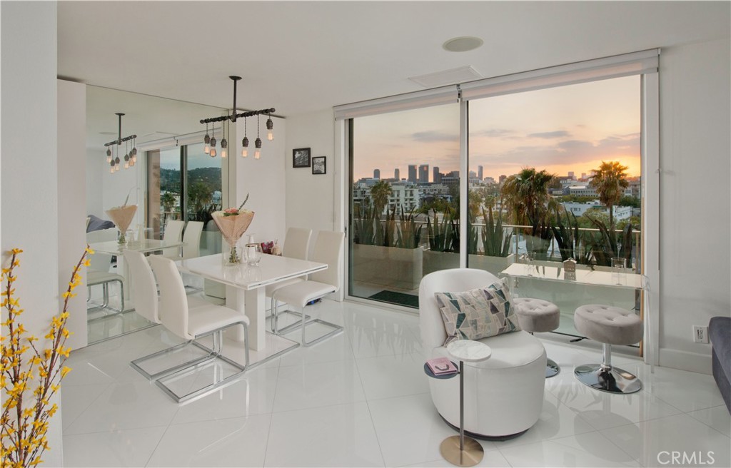 100 S Doheny Drive 823 Property Photo 2