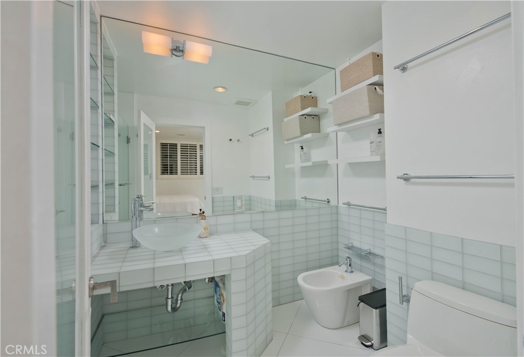 100 S Doheny Drive 823 Property Photo 16