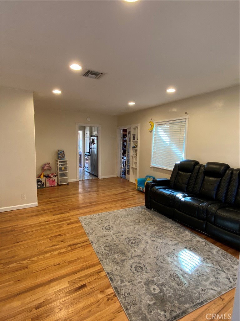 5776 Andasol Avenue Property Photo 5