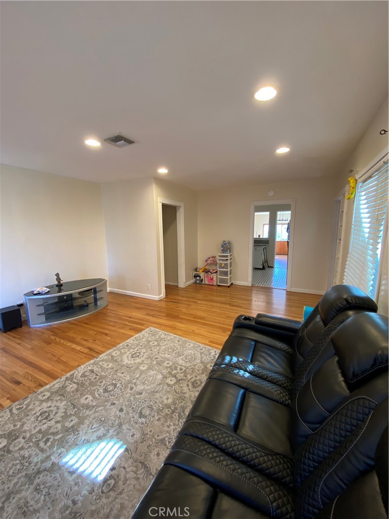 5776 Andasol Avenue Property Photo 6