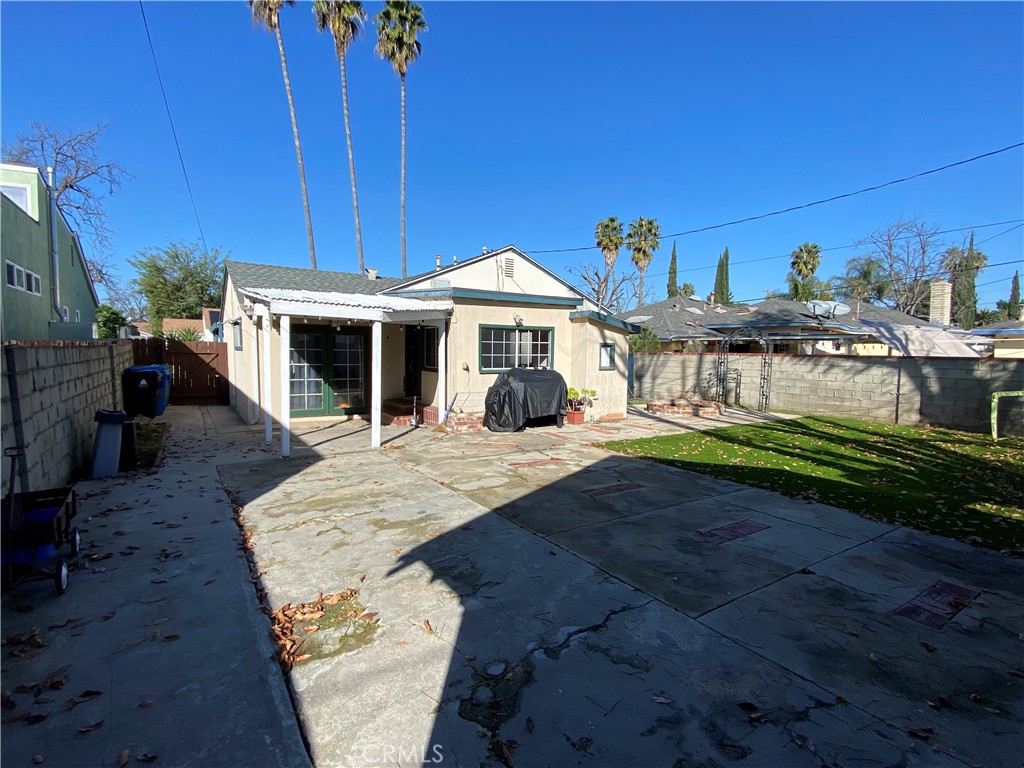 5776 Andasol Avenue Property Photo 22