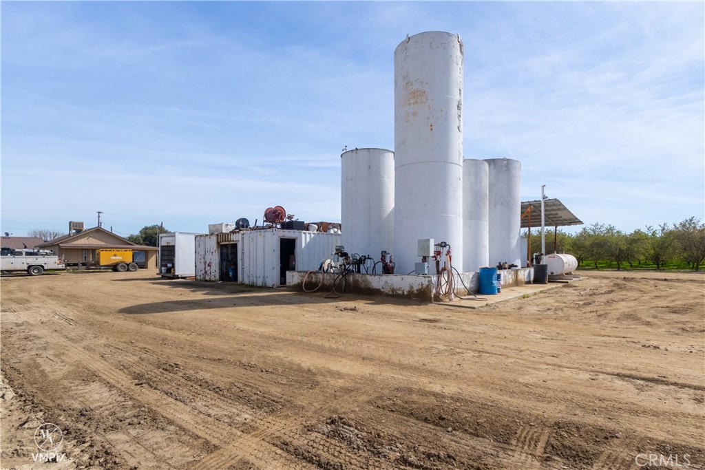 11697 Melcher Road Property Photo 32