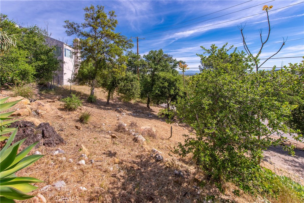 8657 VALLEY CIRCLE Boulevard