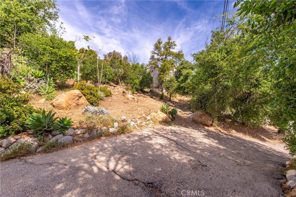 8657 Valley Circle Boulevard Property Photo 4