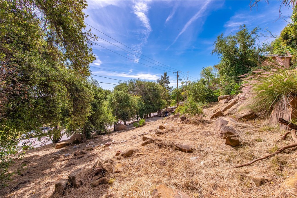 8657 Valley Circle Boulevard Property Photo 6