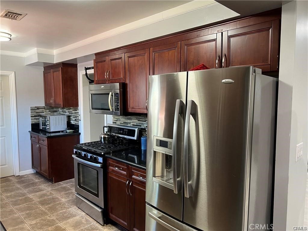 10009 Forbes Avenue Property Photo 3
