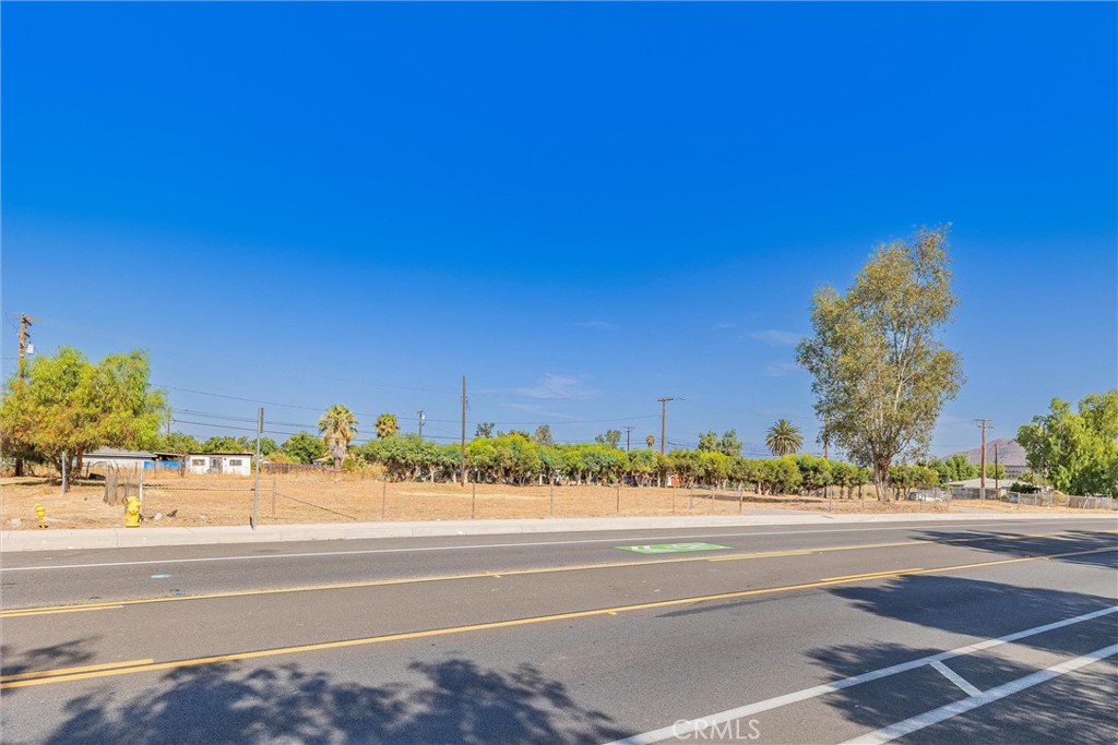 13277 Day Street Property Photo 8