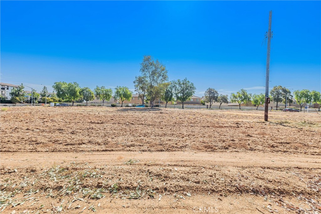 13277 Day Street Property Photo 11