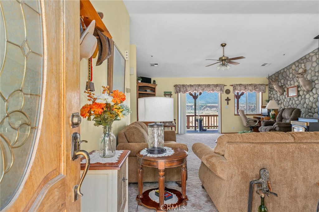 1087 Lockwood Valley Road Property Photo 5