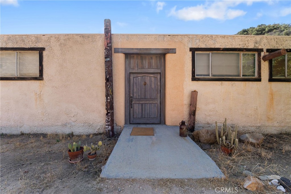 13684 Sierra Property Photo 3