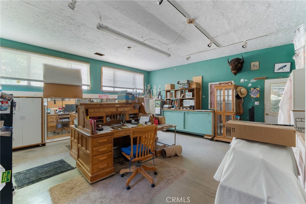 13684 Sierra Property Photo 7