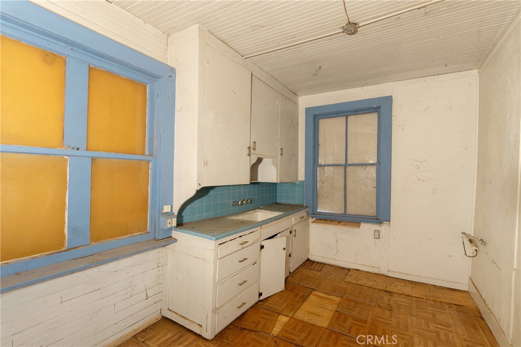13684 Sierra Property Photo 16