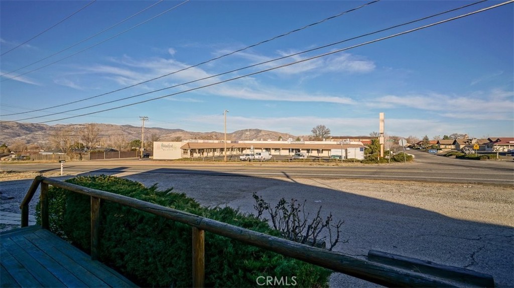 21069 Woodford Tehachapi Rd Property Photo 4