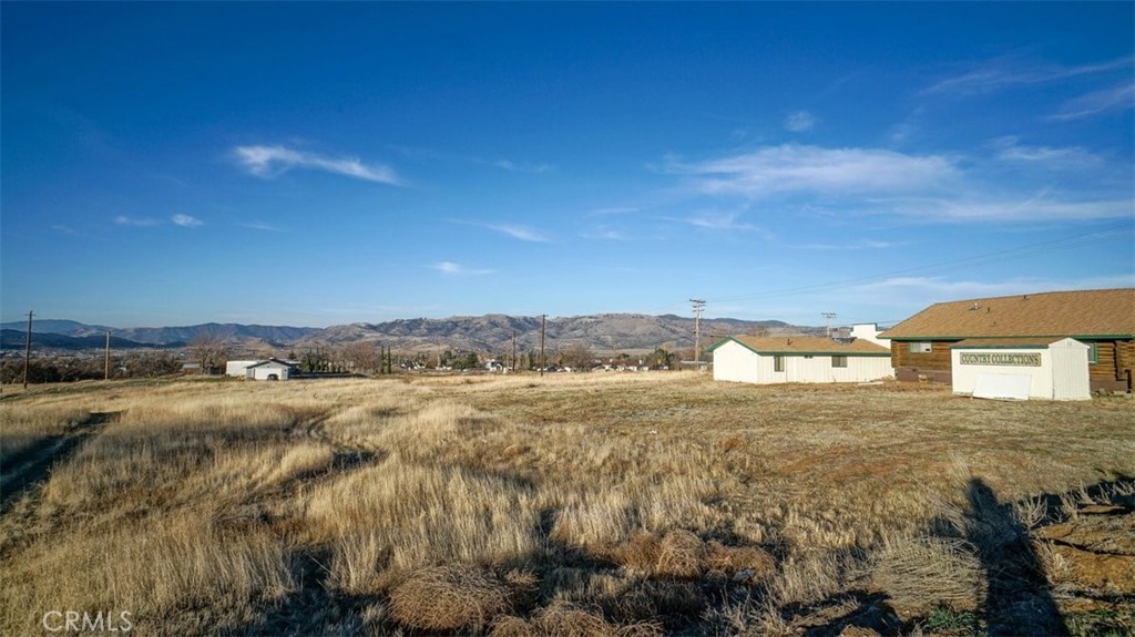 21069 Woodford Tehachapi Rd Property Photo 7