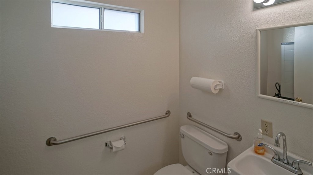 21069 Woodford Tehachapi Rd Property Photo 8