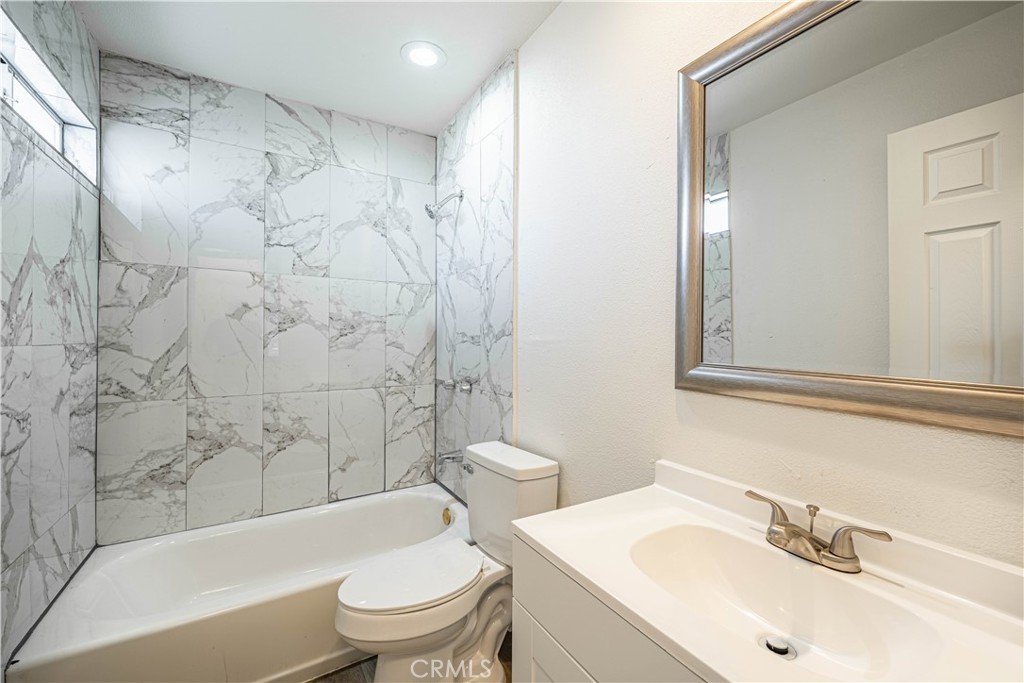 17130 Valeport Avenue Property Photo 13