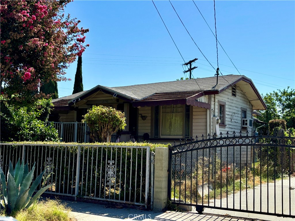 2746 Benedict Street Property Photo 1