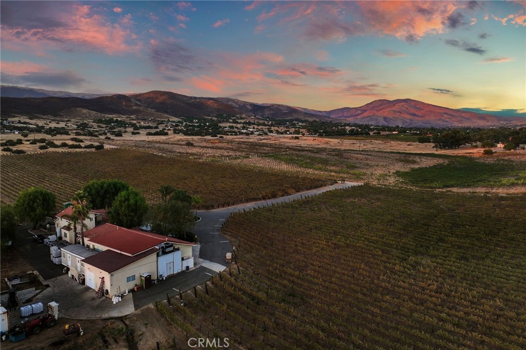 10262 Sierra Highway Property Photo 3