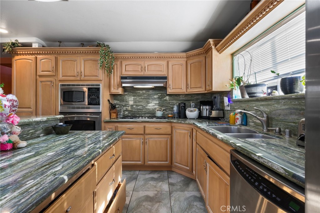 10262 Sierra Highway Property Photo 19