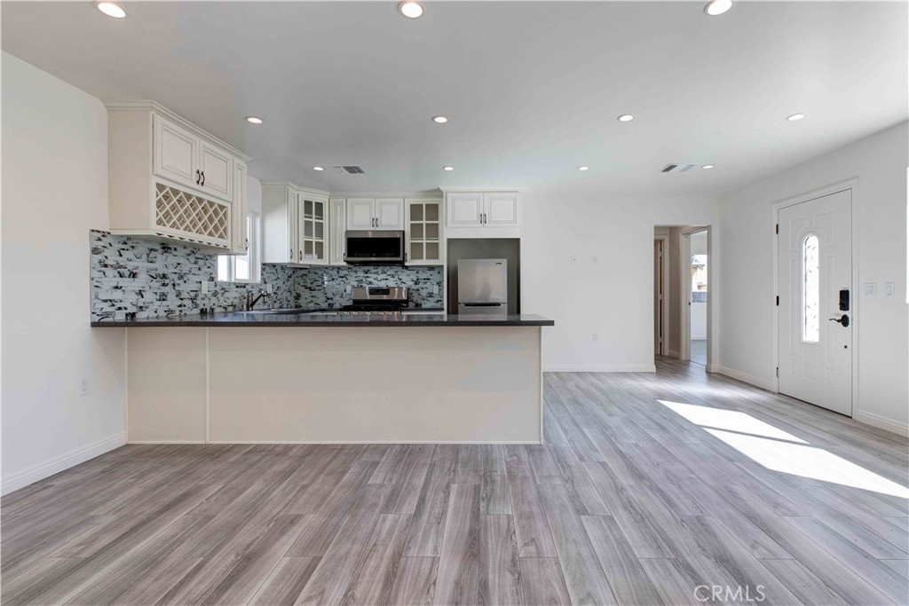 8812 Laurel Canyon Boulevard Property Photo 1