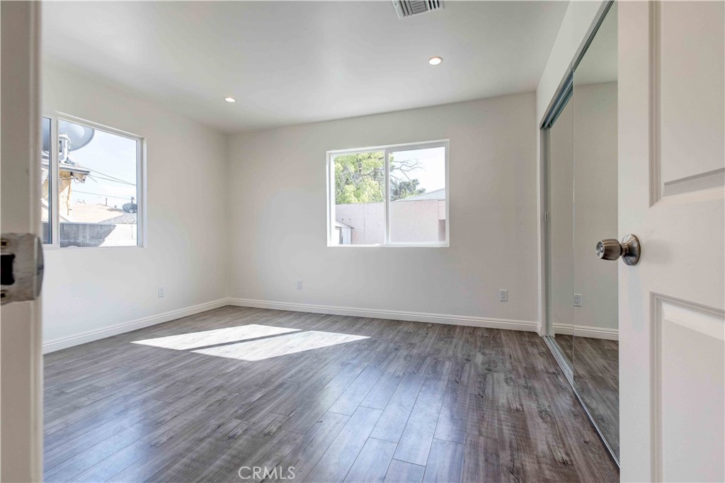 8812 Laurel Canyon Boulevard Property Photo 13
