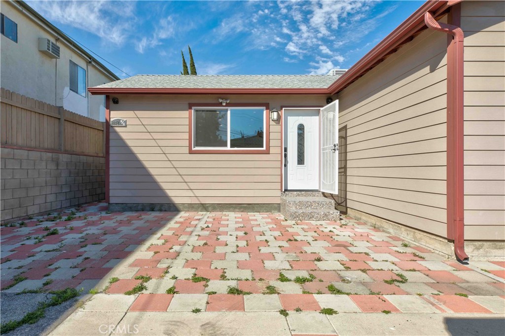 8812 Laurel Canyon Boulevard Property Photo 16