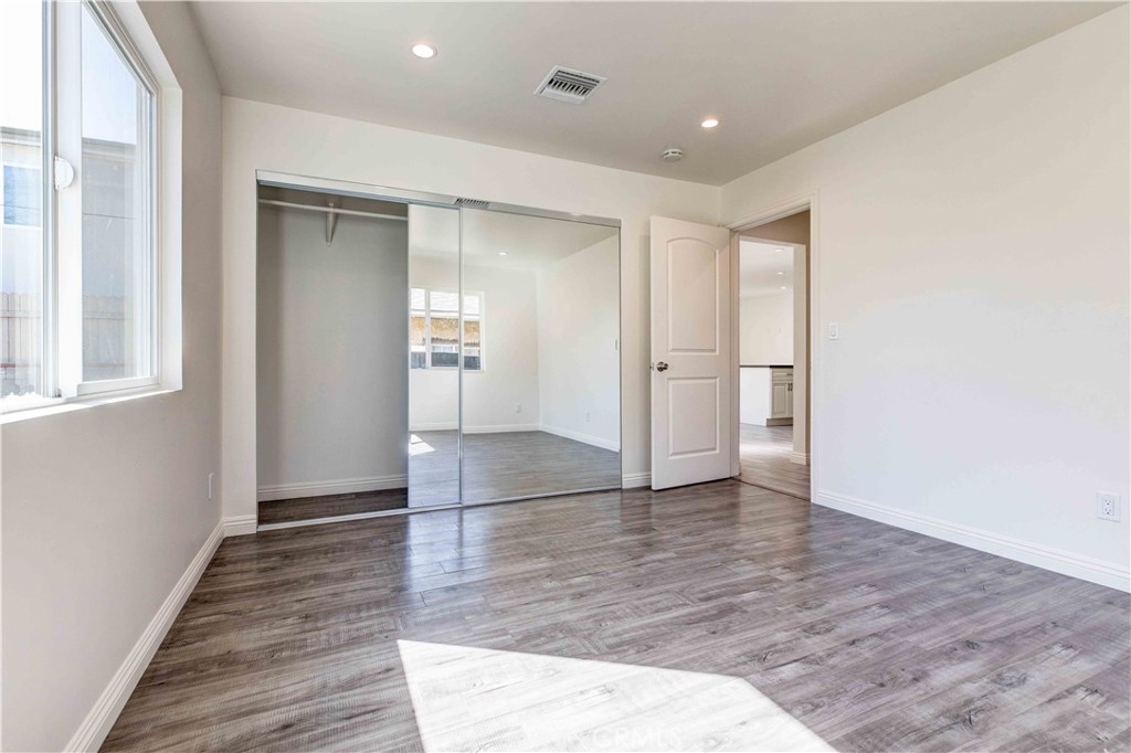 8812 Laurel Canyon Boulevard Property Photo 17