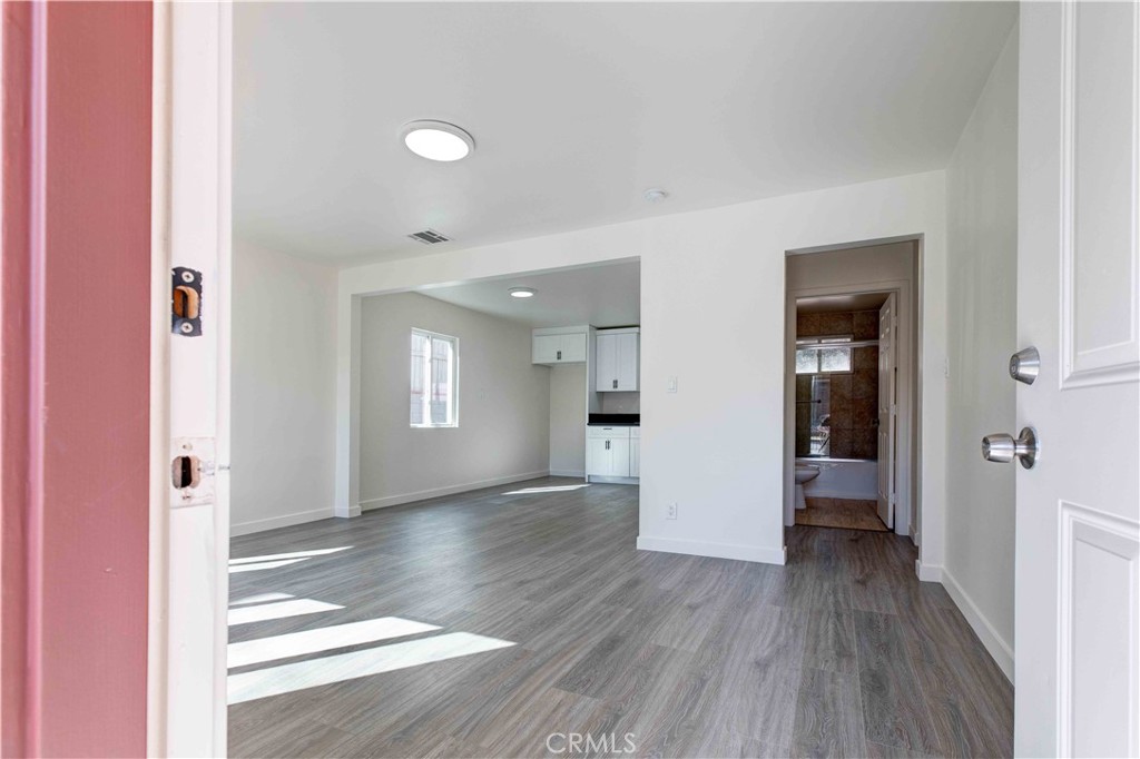 8812 Laurel Canyon Boulevard Property Photo 19