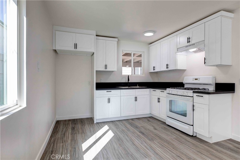 8812 Laurel Canyon Boulevard Property Photo 22