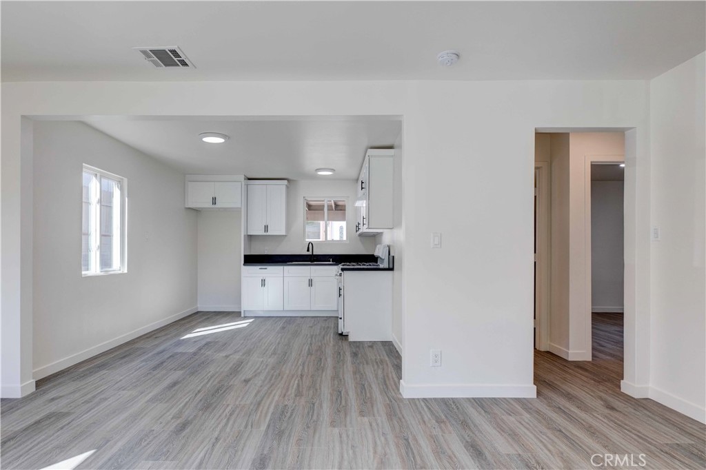 8812 Laurel Canyon Boulevard Property Photo 23