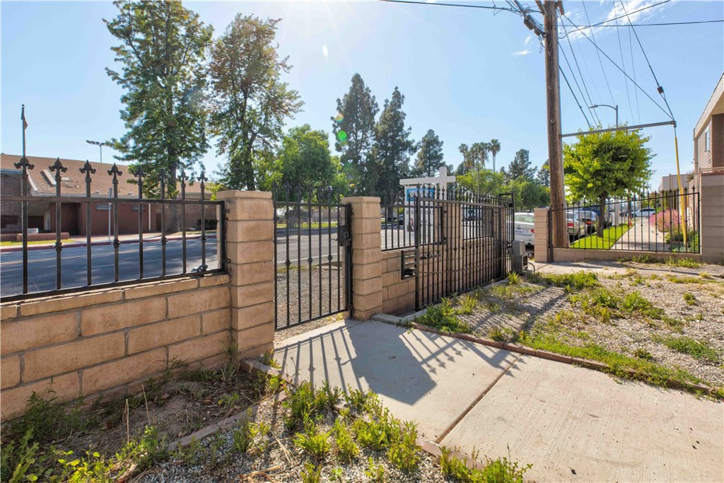 8812 Laurel Canyon Boulevard Property Photo 33