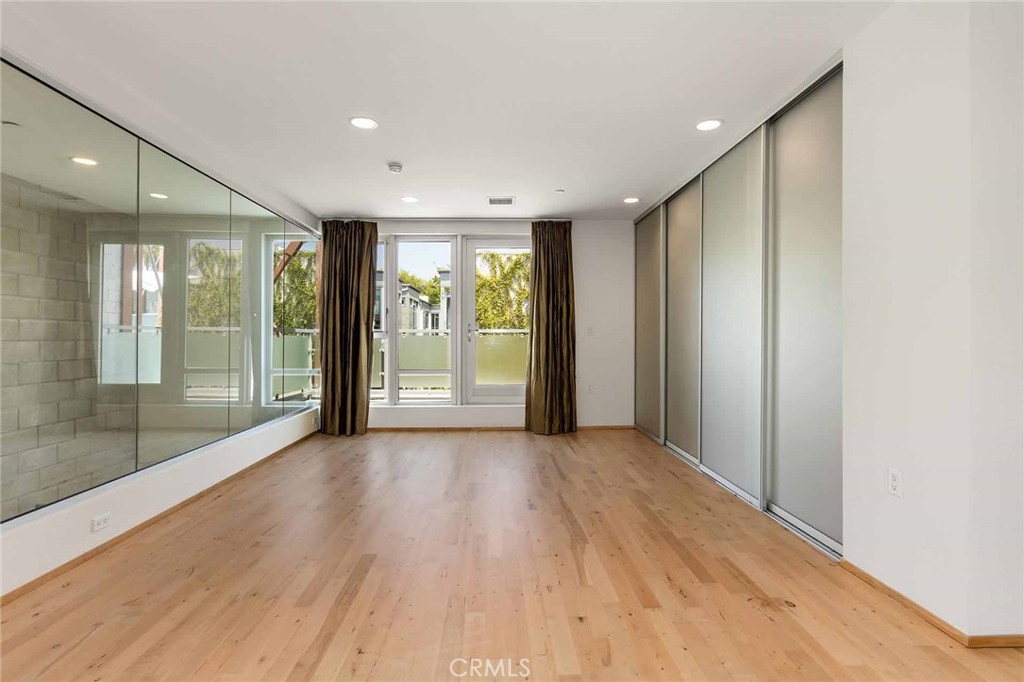 3450 Cahuenga Boulevard W 508 Property Photo 9