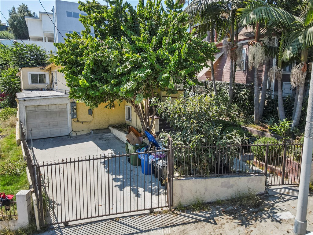 1556 W Court Street Property Photo 4