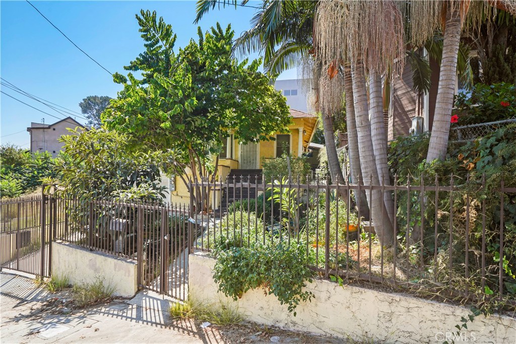 1556 W Court Street Property Photo 7