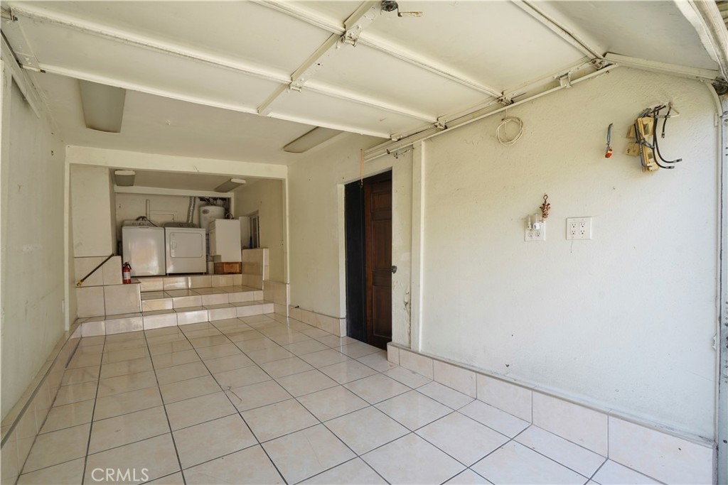 1556 W Court Street Property Photo 10