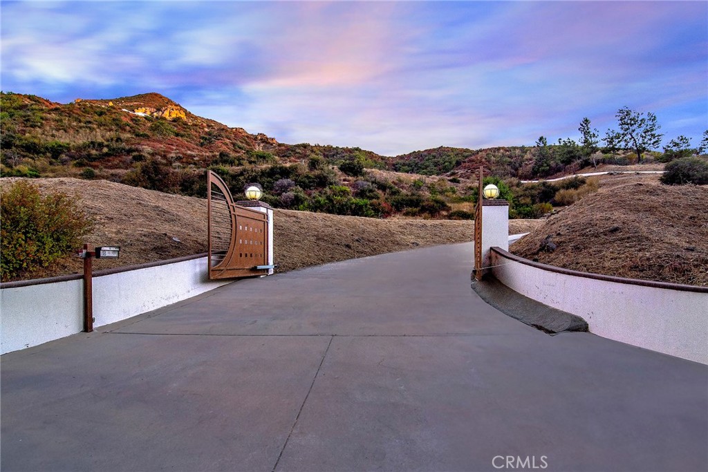 31700 Lobo Canyon Road Property Photo 13