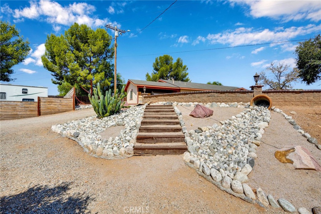 11035 Darling Road Property Photo 8