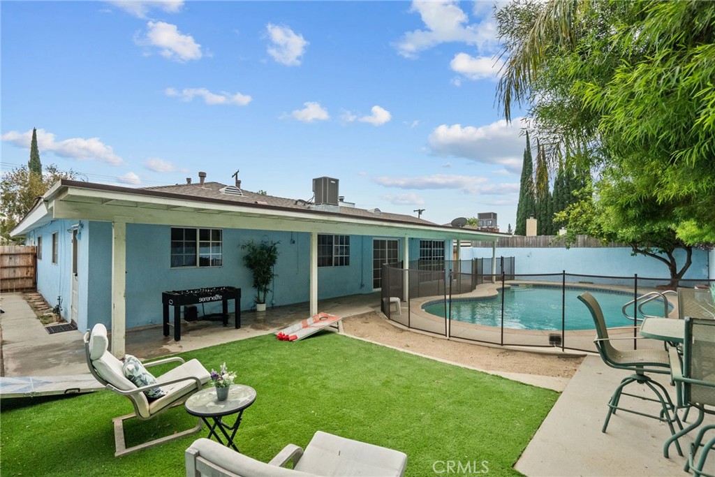 9245 Geyser Avenue Property Photo 3