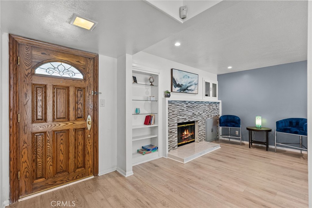 9245 Geyser Avenue Property Photo 6