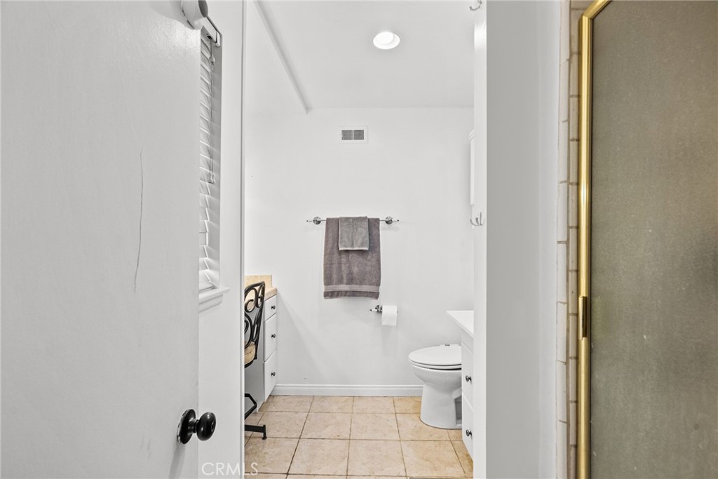 9245 Geyser Avenue Property Photo 21