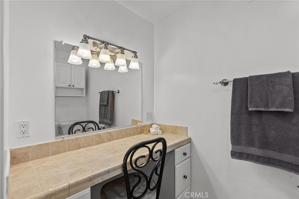 9245 Geyser Avenue Property Photo 23