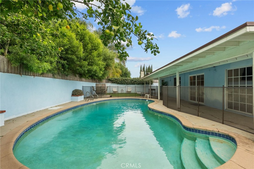 9245 Geyser Avenue Property Photo 30