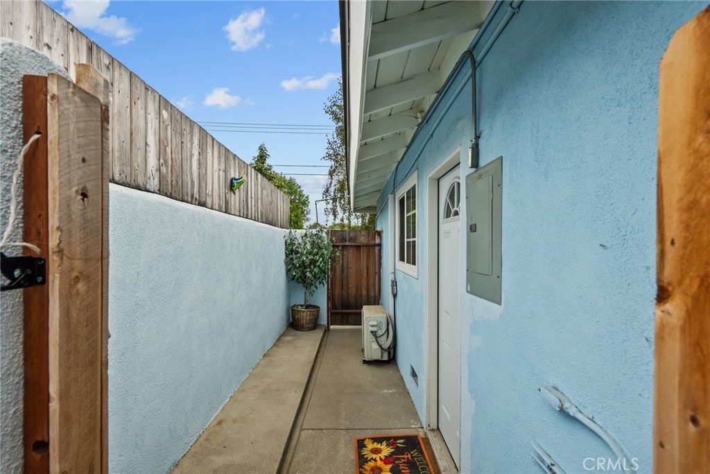 9245 Geyser Avenue Property Photo 35