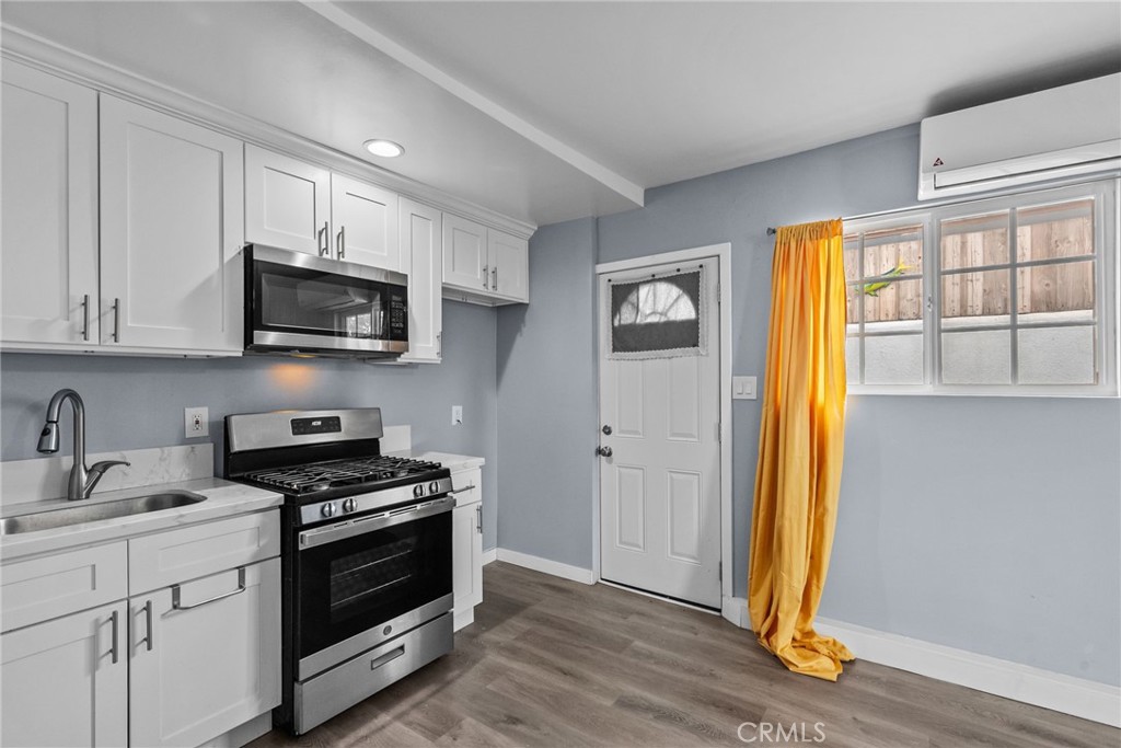 9245 Geyser Avenue Property Photo 38