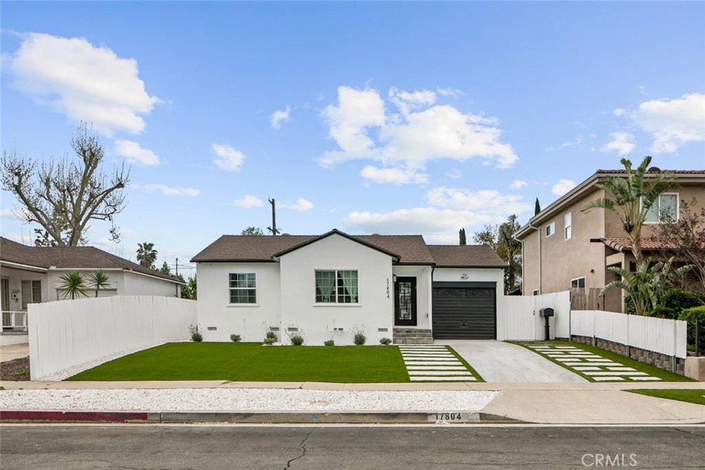 17804 Collins Street Property Photo 1