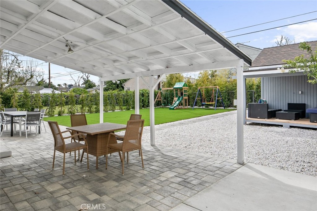17804 Collins Street Property Photo 21
