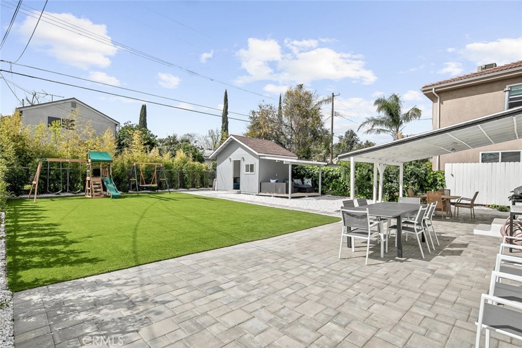 17804 Collins Street Property Photo 22