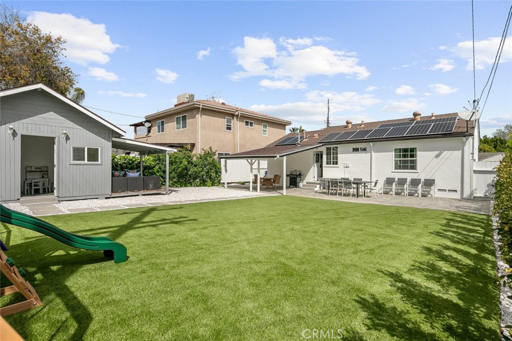 17804 Collins Street Property Photo 25